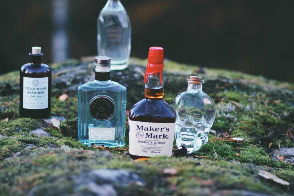 various types of mini liquor bottles with lid