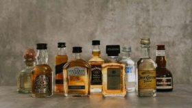 different mini liquor bottles manufacturer