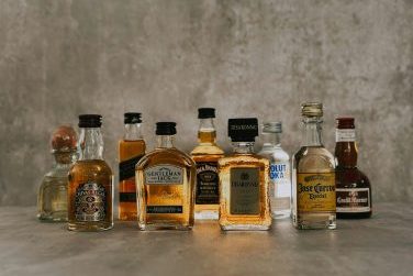 different mini liquor bottles manufacturer