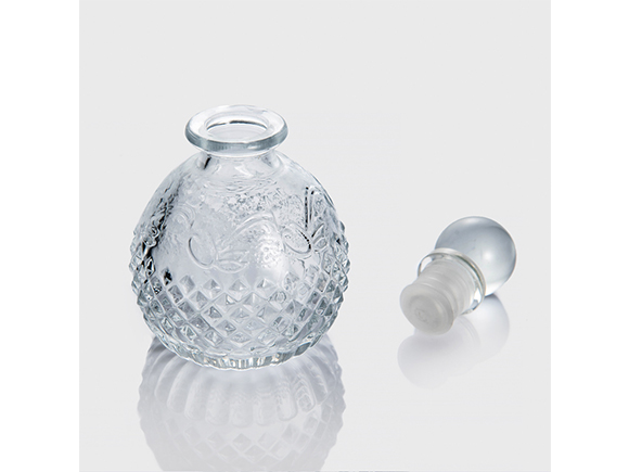 Unique Glass Diffuser Bottle with Glass Lid