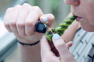 roetell glass smoking pipe