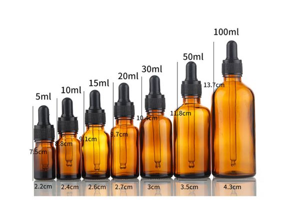 different sizes of essential oil bottles and dropper bottles