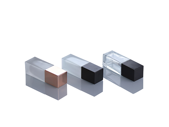 Empty Refillable Glass Cosmetic Pump Bottles for Foundation Storage
