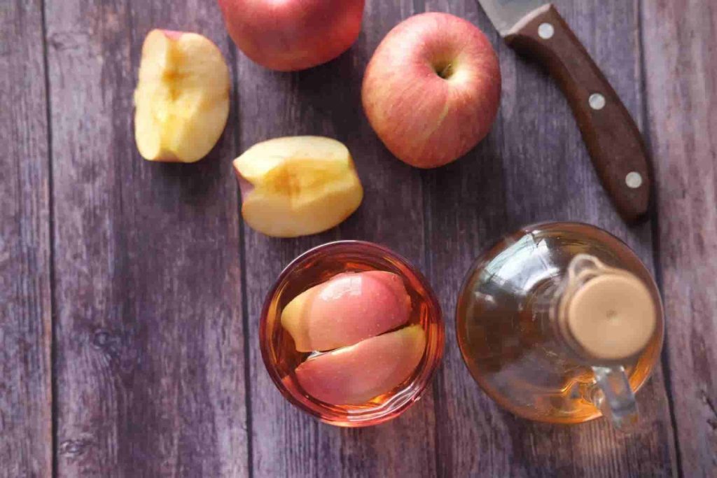 glass juice bottle with wood lid and handle wholesale