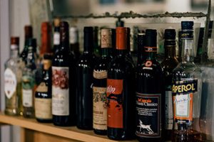 glass liquor bottles manufacturing