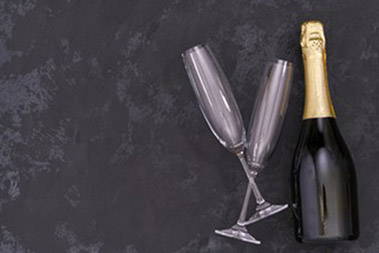mini glass champagne bottle with two champagne glass manufacturer