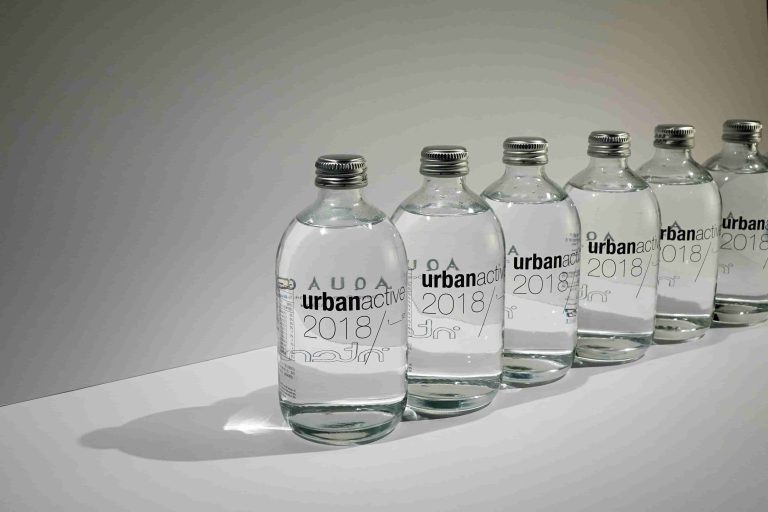 glass water bottles with lids wholesale