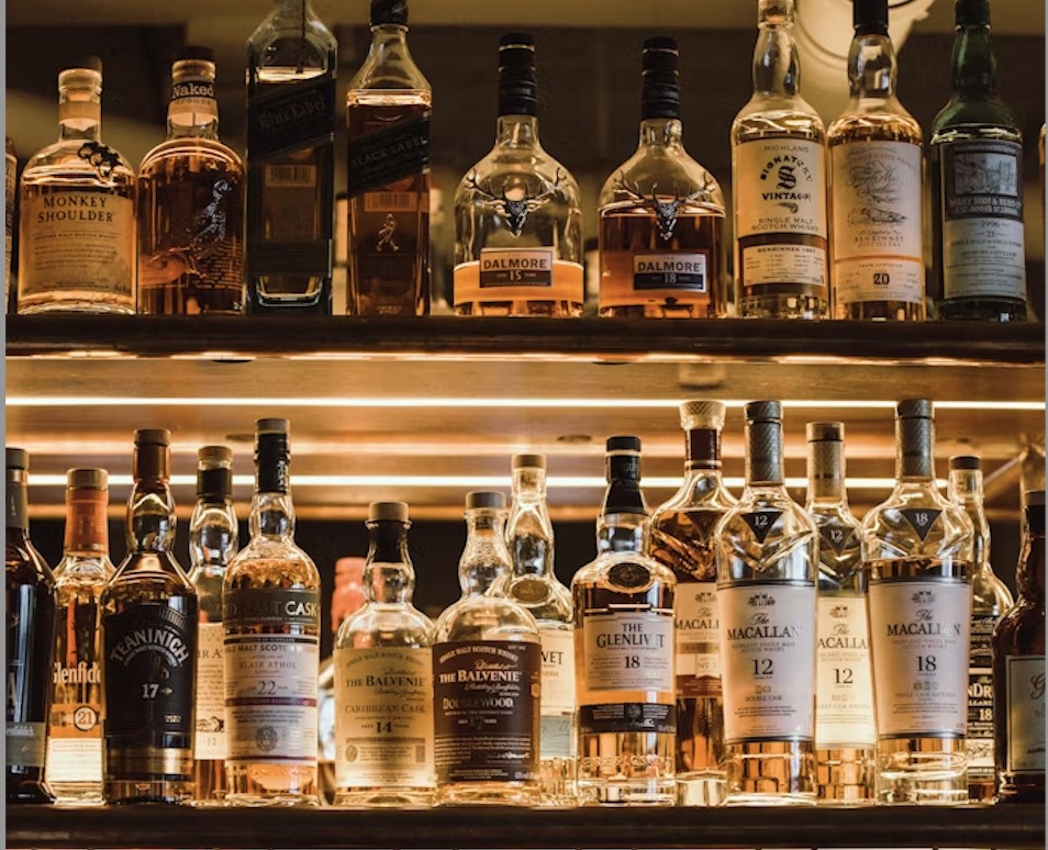 different types of whiskey bottles